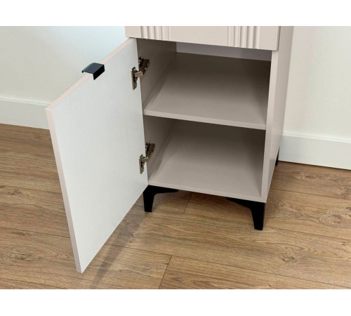 Шкаф 1 дв Рич со стеклом, кашемир/фрапучино матовый/черный