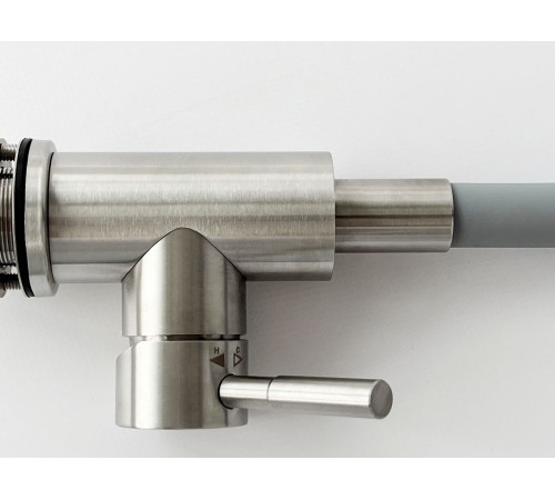 Смеситель кухонный Юкинокс UM2106 SS, нержавеющая сталь